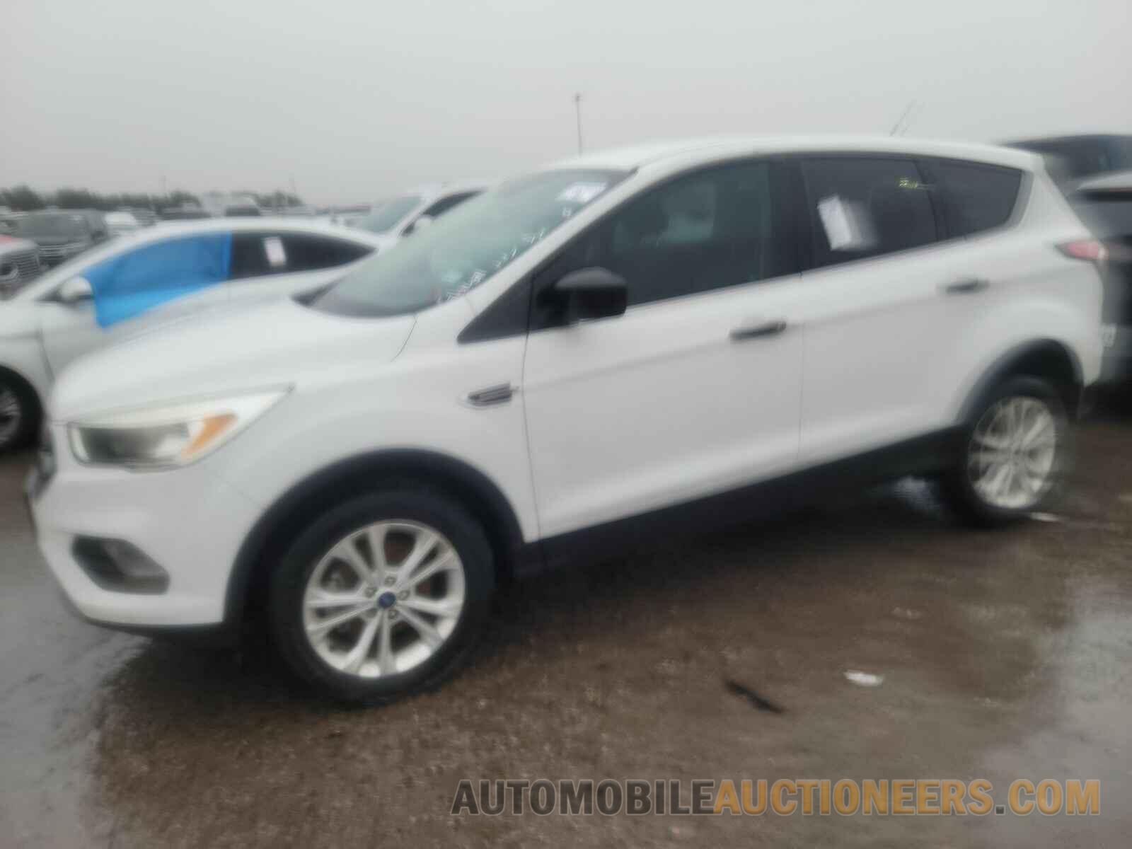 1FMCU0GD7HUE34748 Ford Escape 2017