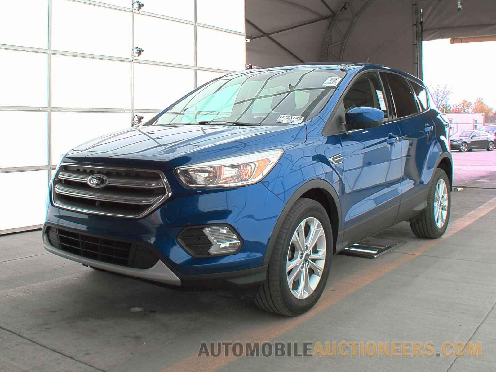 1FMCU0GD7HUF06550 Ford Escape 2017