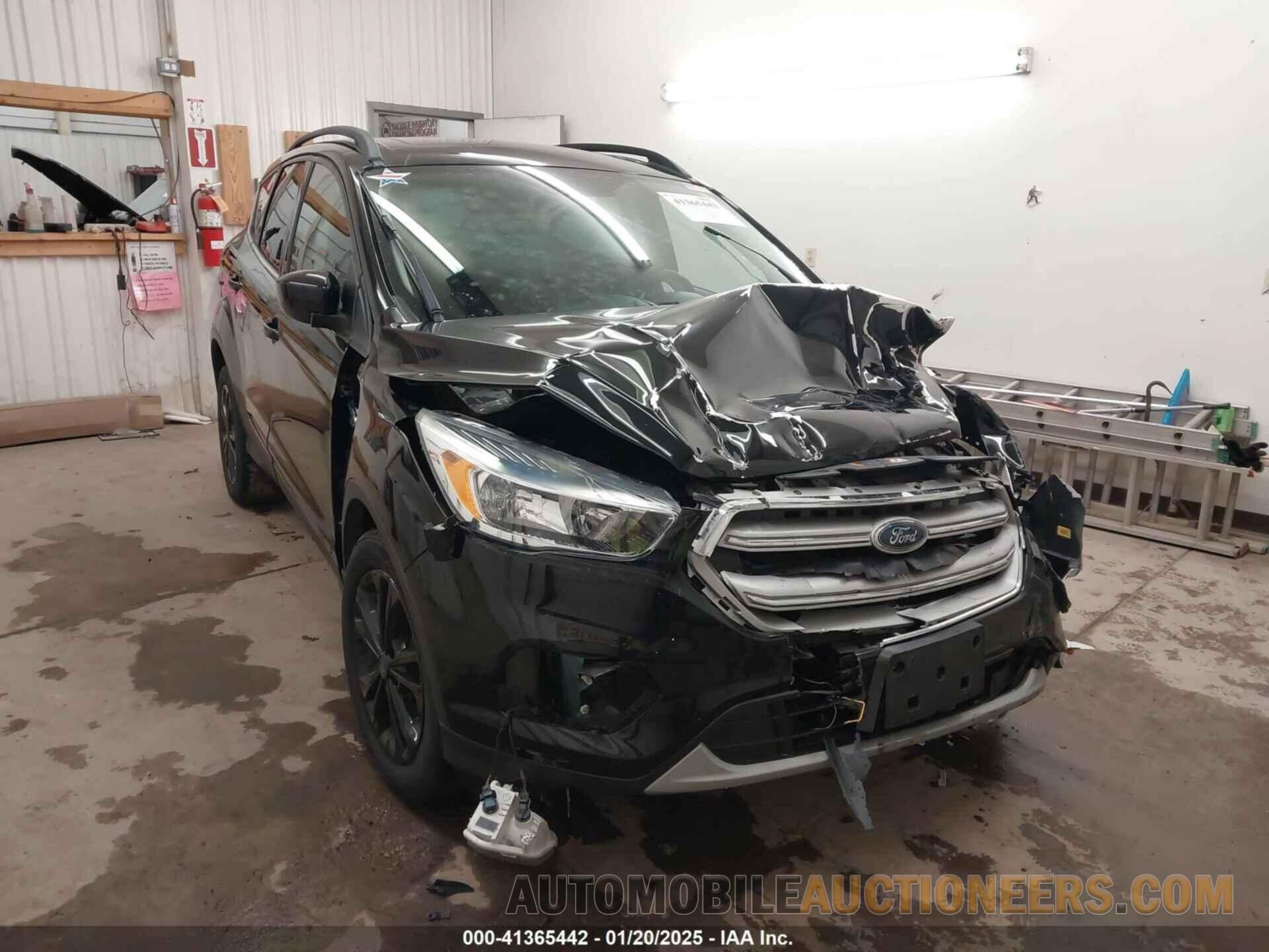 1FMCU0GD7JUC46057 FORD ESCAPE 2018