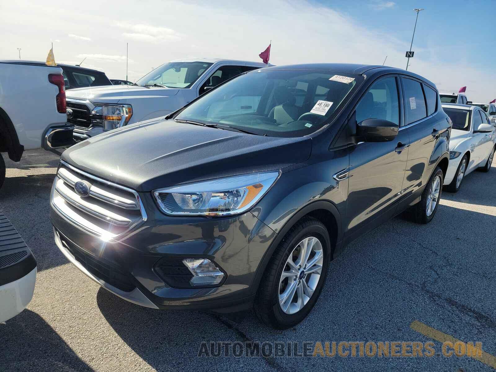 1FMCU0GD7KUA16388 Ford Escape 2019