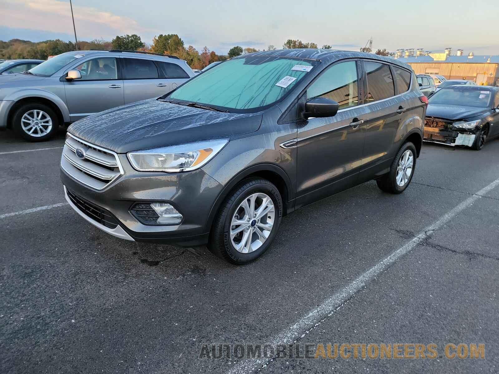 1FMCU0GD7KUA33093 Ford Escape 2019