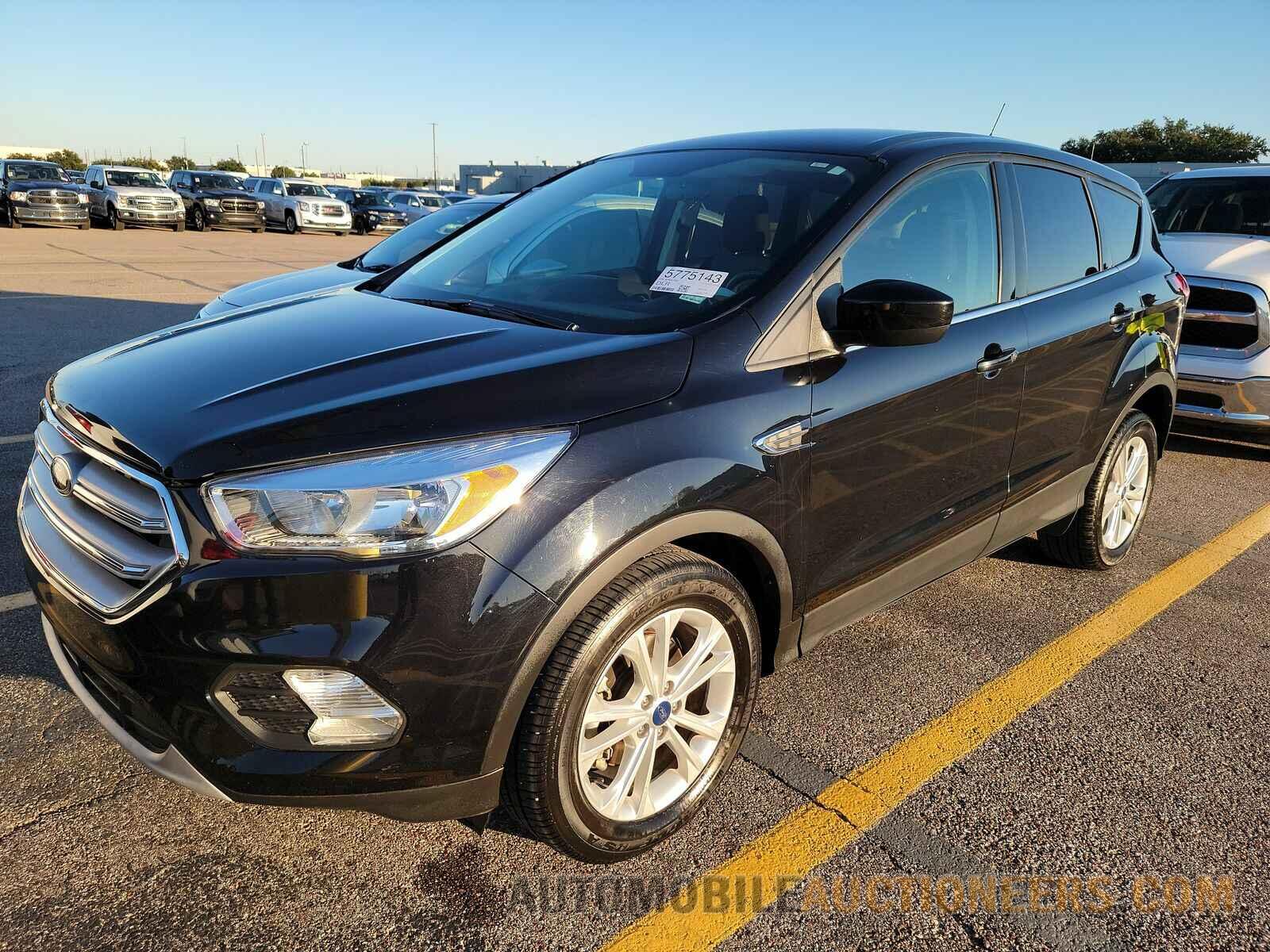 1FMCU0GD7KUA97456 Ford Escape 2019