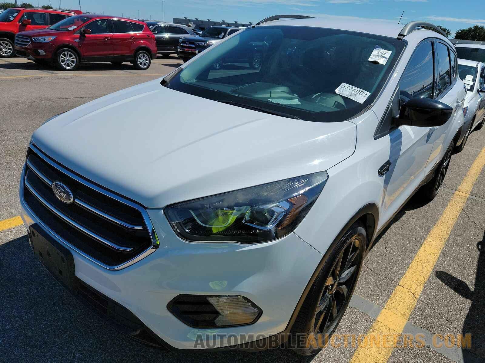 1FMCU0GD7KUB01313 Ford Escape 2019