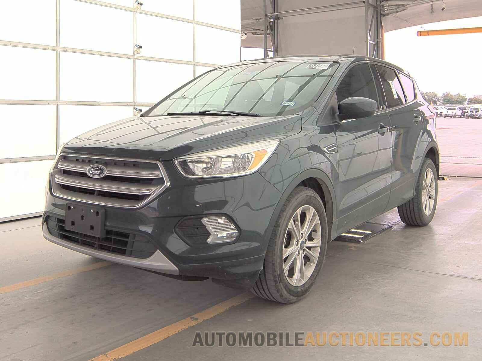 1FMCU0GD7KUB05426 Ford Escape 2019