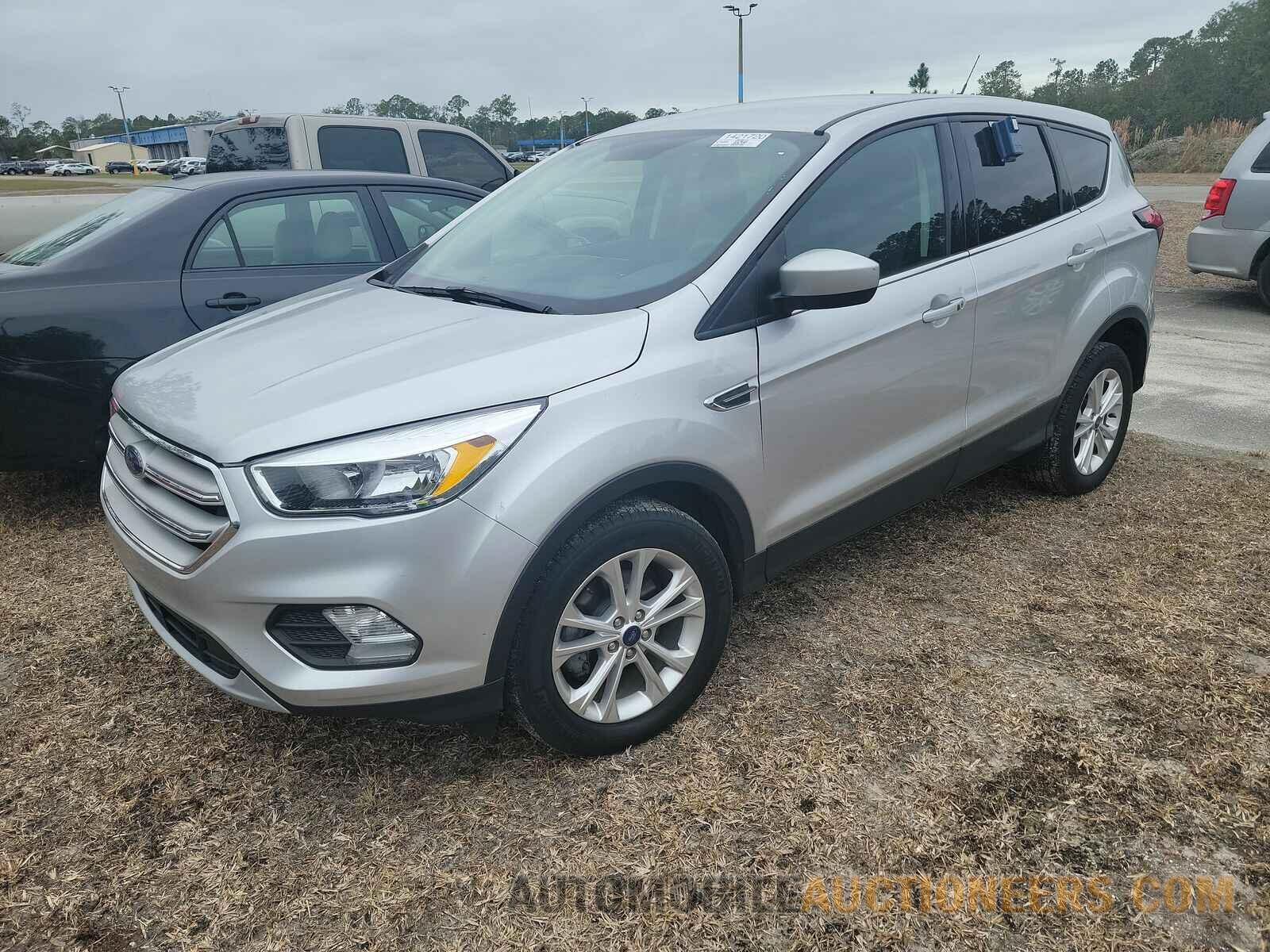 1FMCU0GD7KUB08830 Ford Escape 2019