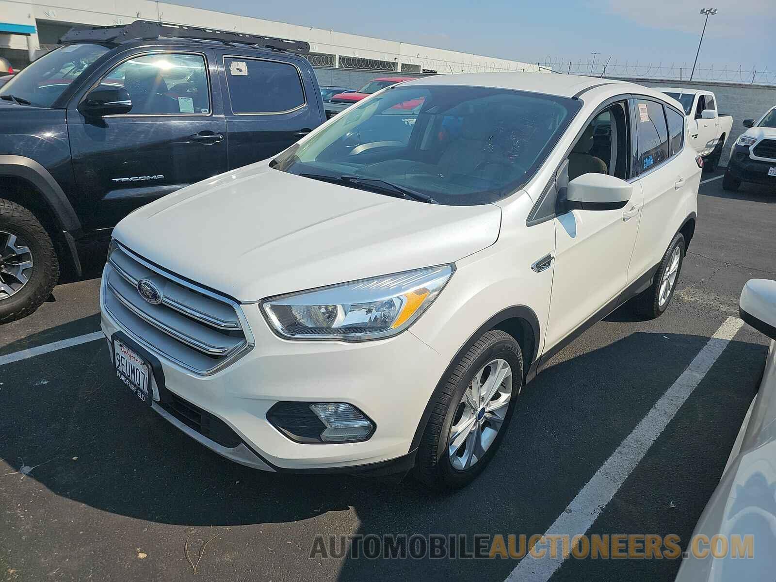 1FMCU0GD7KUB27393 Ford Escape 2019