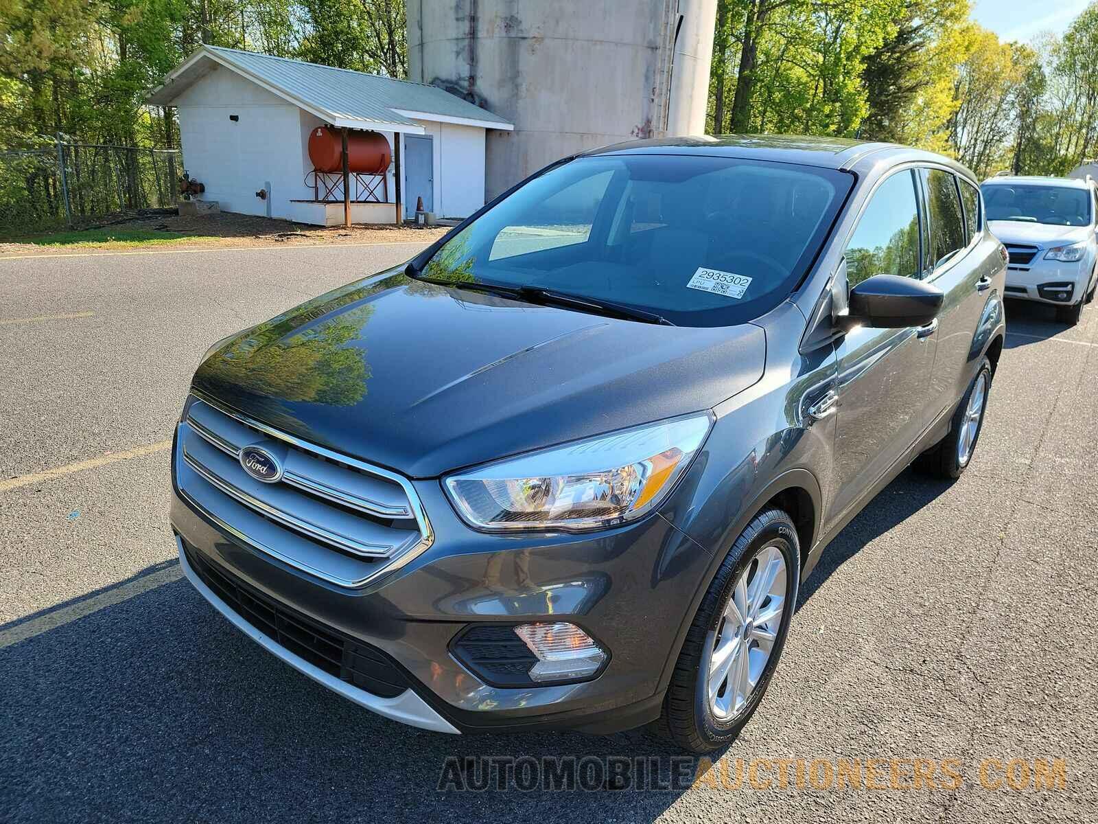 1FMCU0GD7KUB64363 Ford Escape 2019