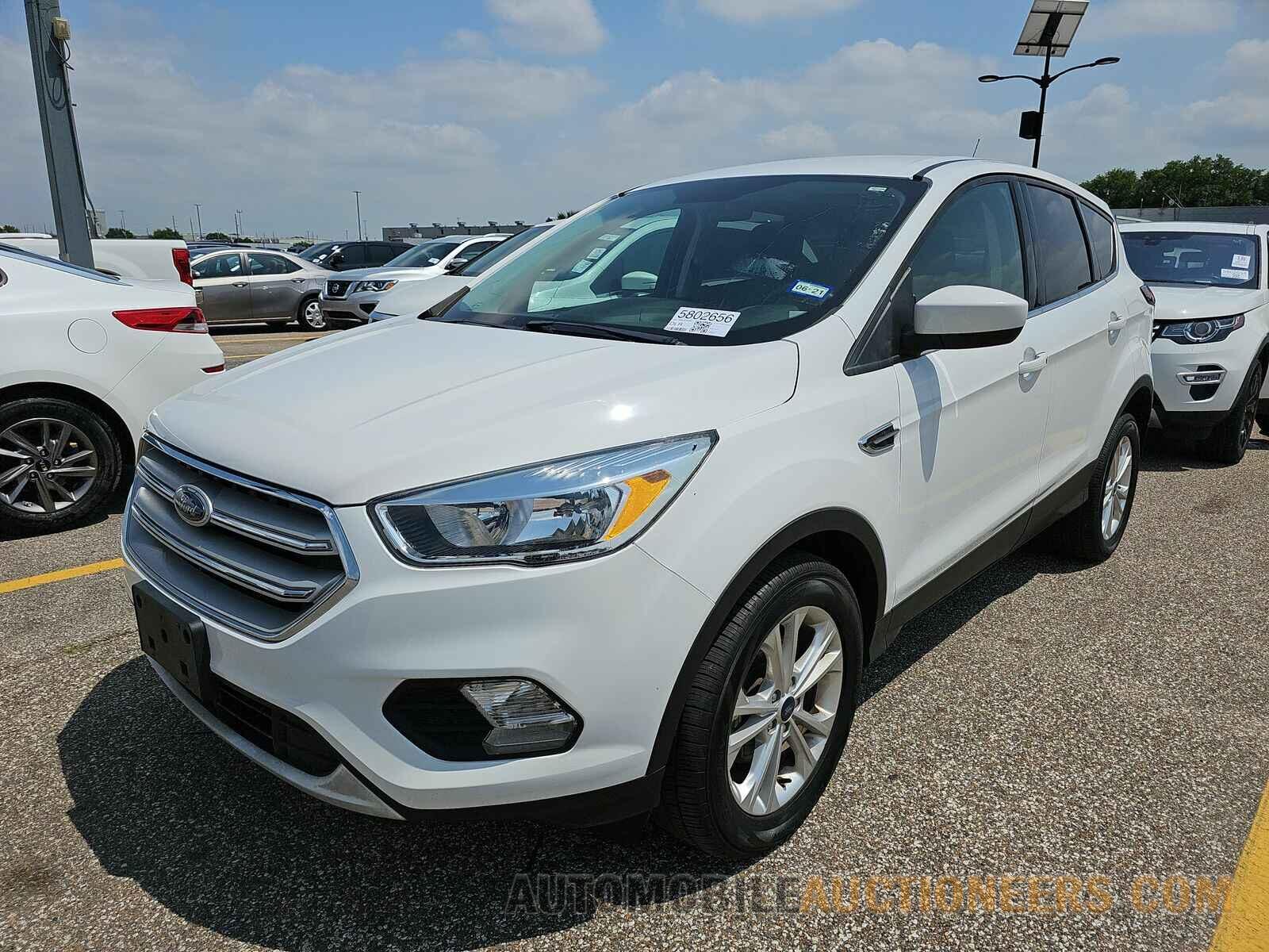 1FMCU0GD7KUC07826 Ford Escape 2019