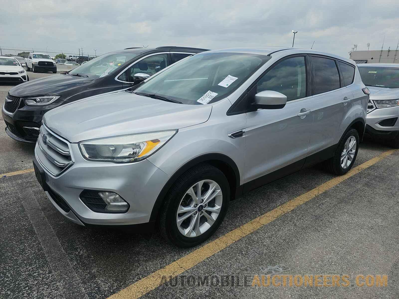 1FMCU0GD8HUA80934 Ford Escape 2017