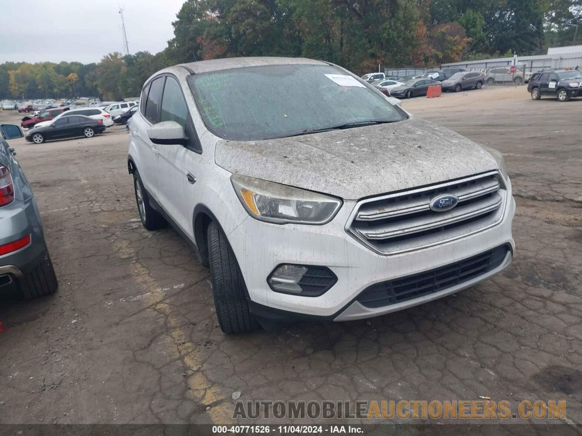 1FMCU0GD8HUB03550 FORD ESCAPE 2017