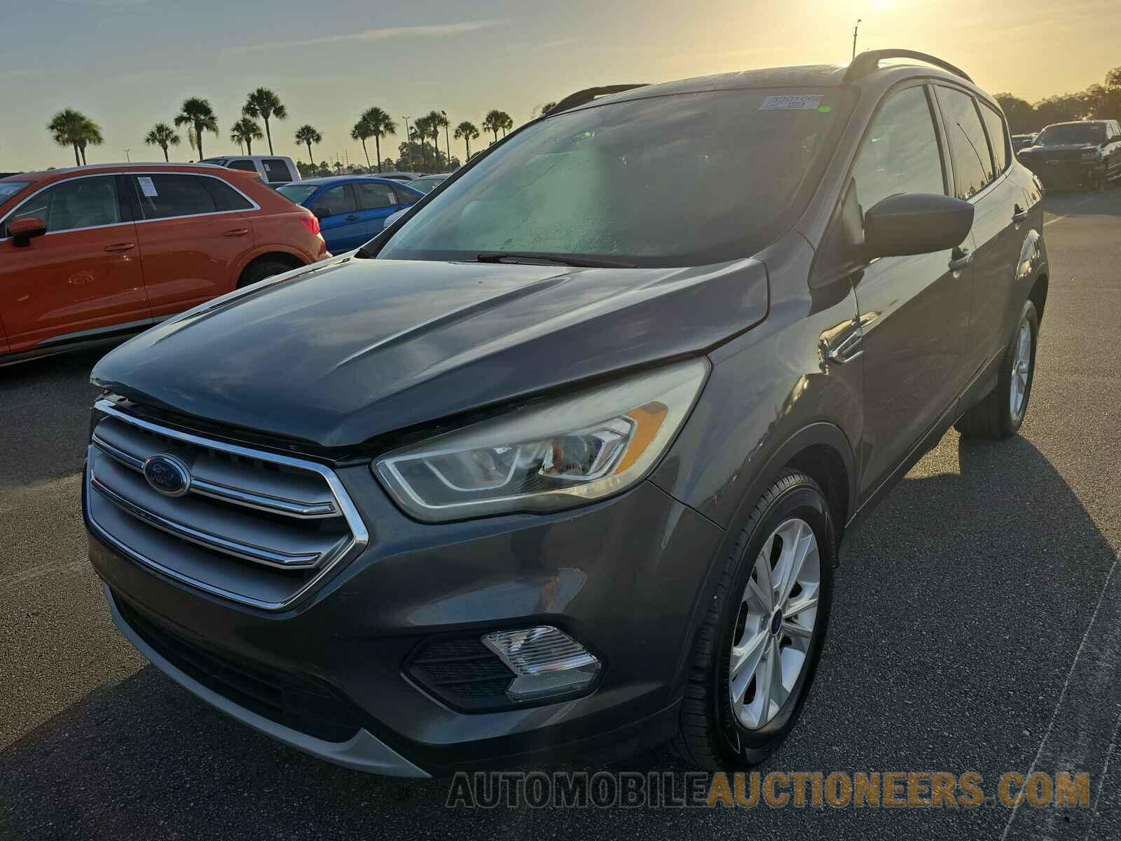 1FMCU0GD8HUB95503 Ford Escape 2017