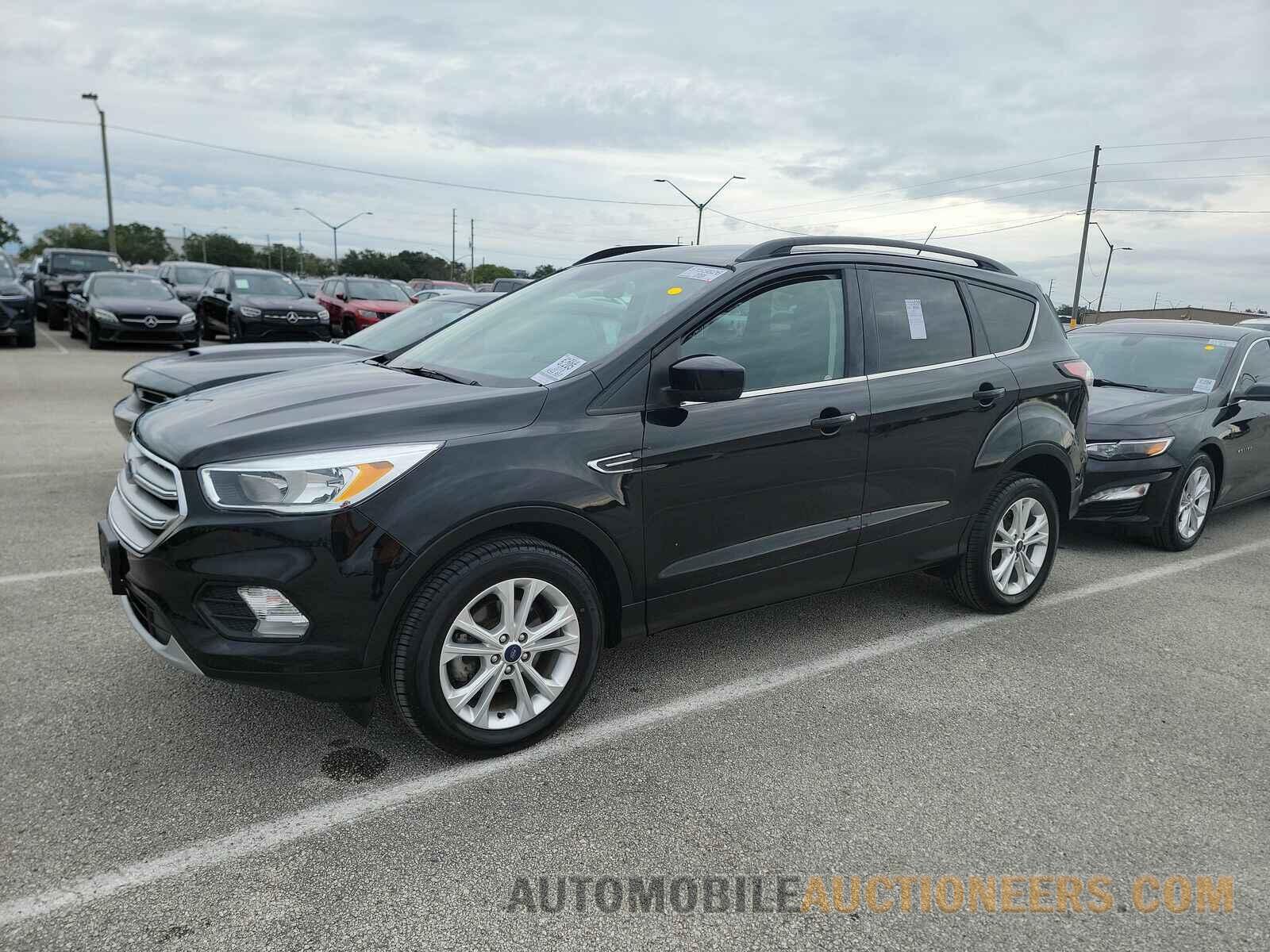 1FMCU0GD8JUC31373 Ford Escape 2018