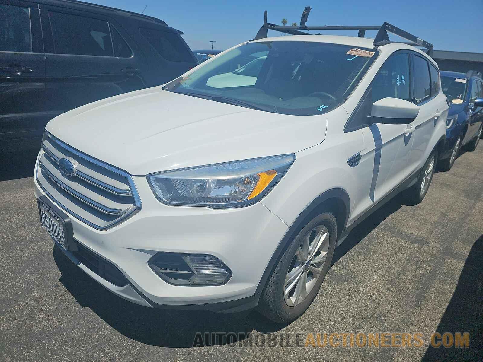 1FMCU0GD8JUC50425 Ford Escape 2018