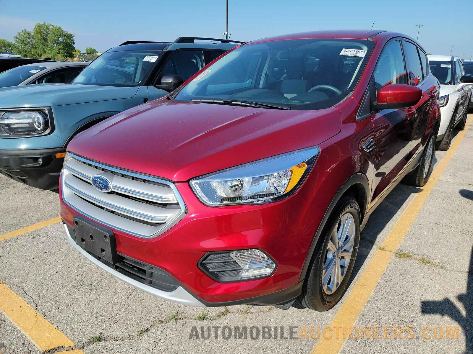 1FMCU0GD8KUB04723 Ford Escape 2019