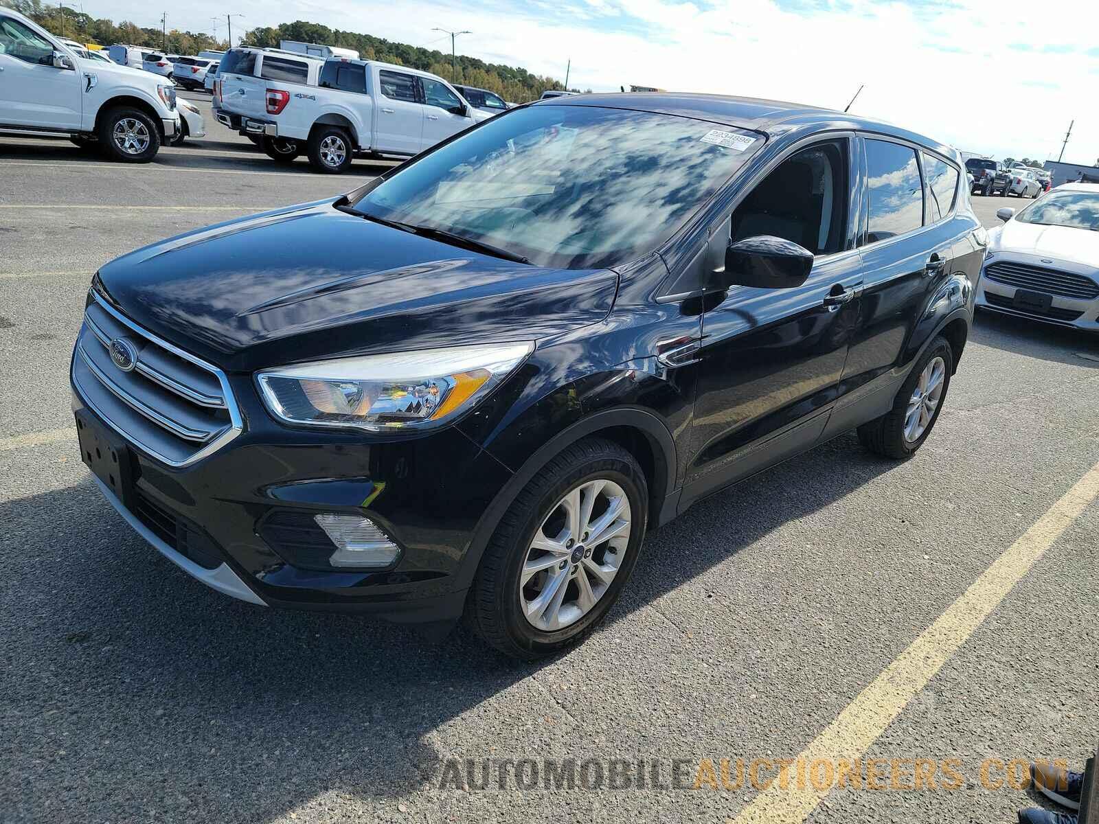 1FMCU0GD9HUB00852 Ford Escape 2017