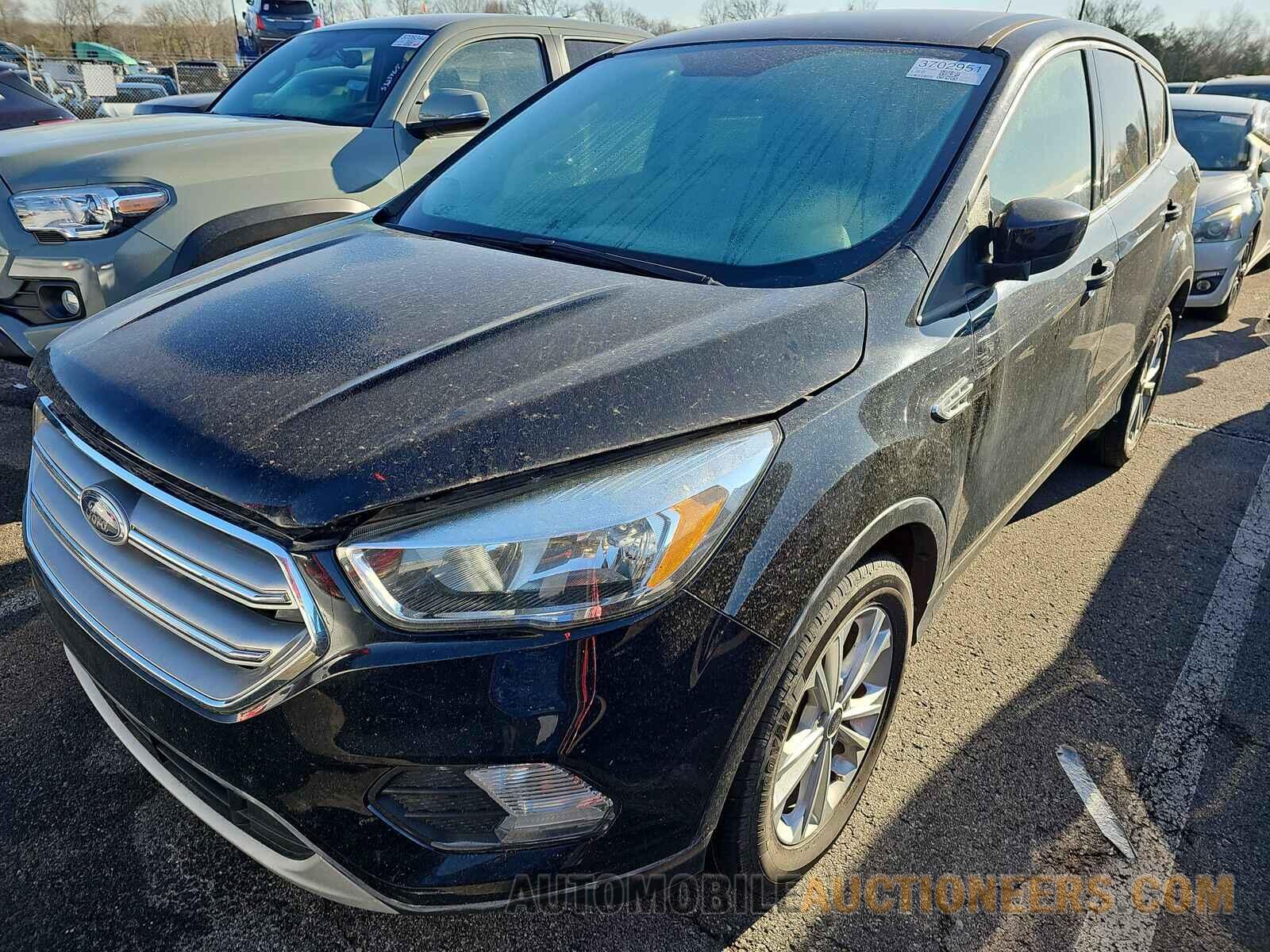 1FMCU0GD9HUF05688 Ford Escape 2017