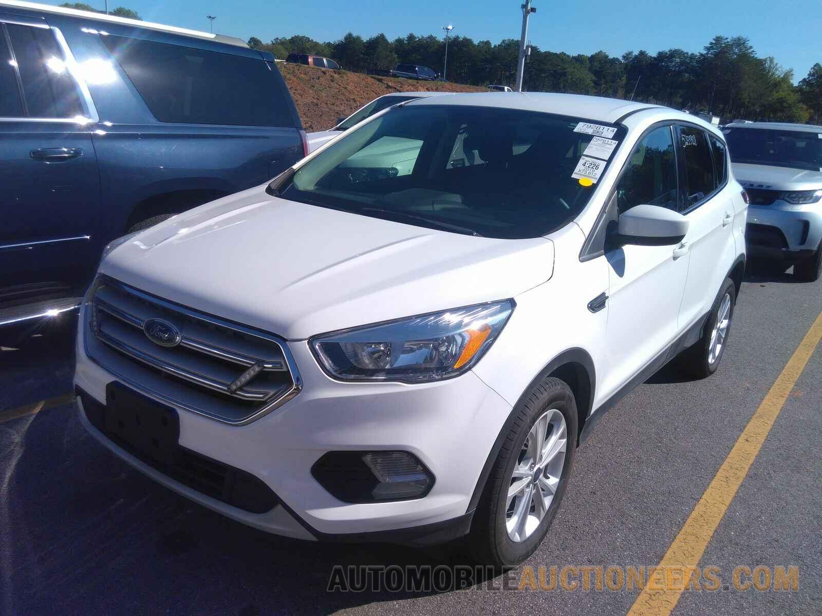 1FMCU0GD9KUA32074 Ford Escape 2019