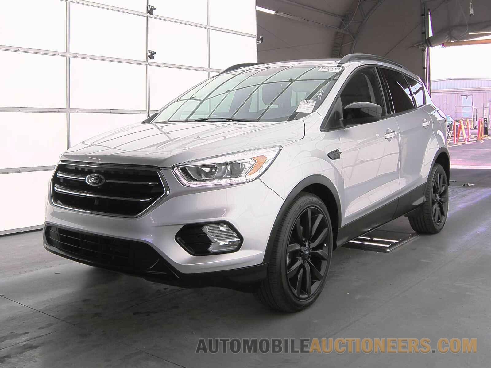 1FMCU0GD9KUA64880 Ford Escape 2019