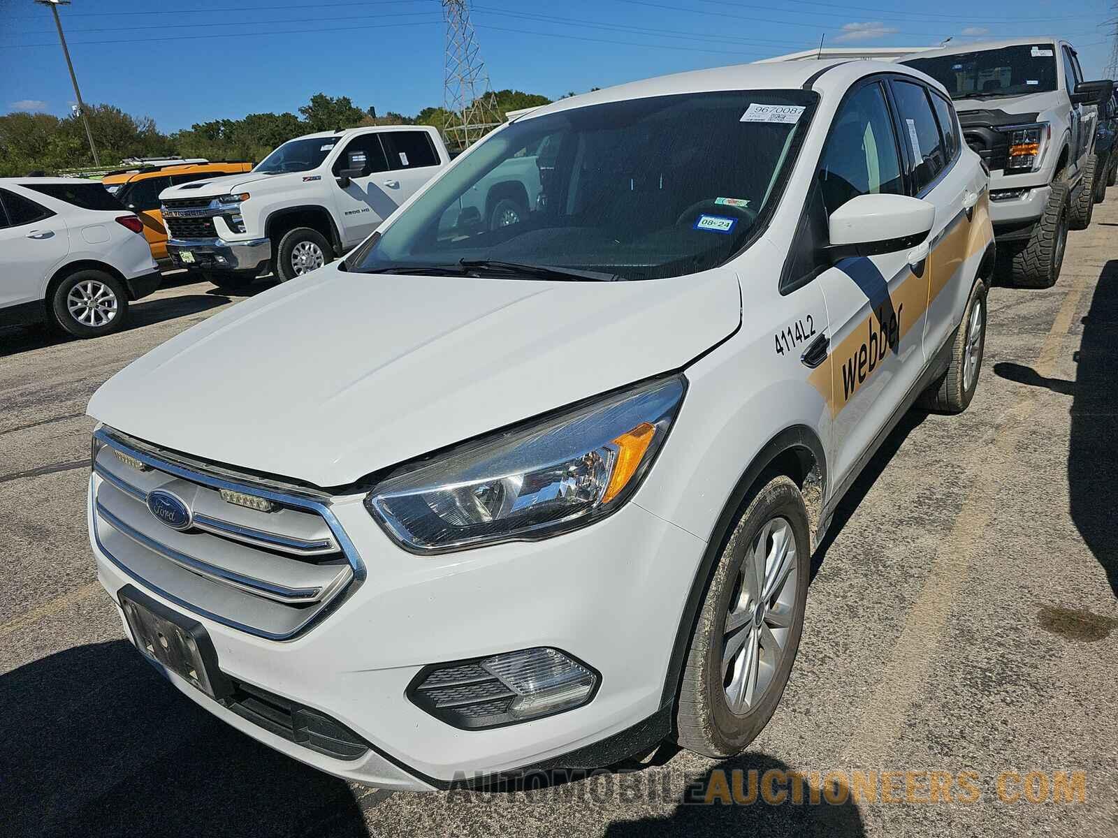 1FMCU0GD9KUC36017 Ford Escape 2019