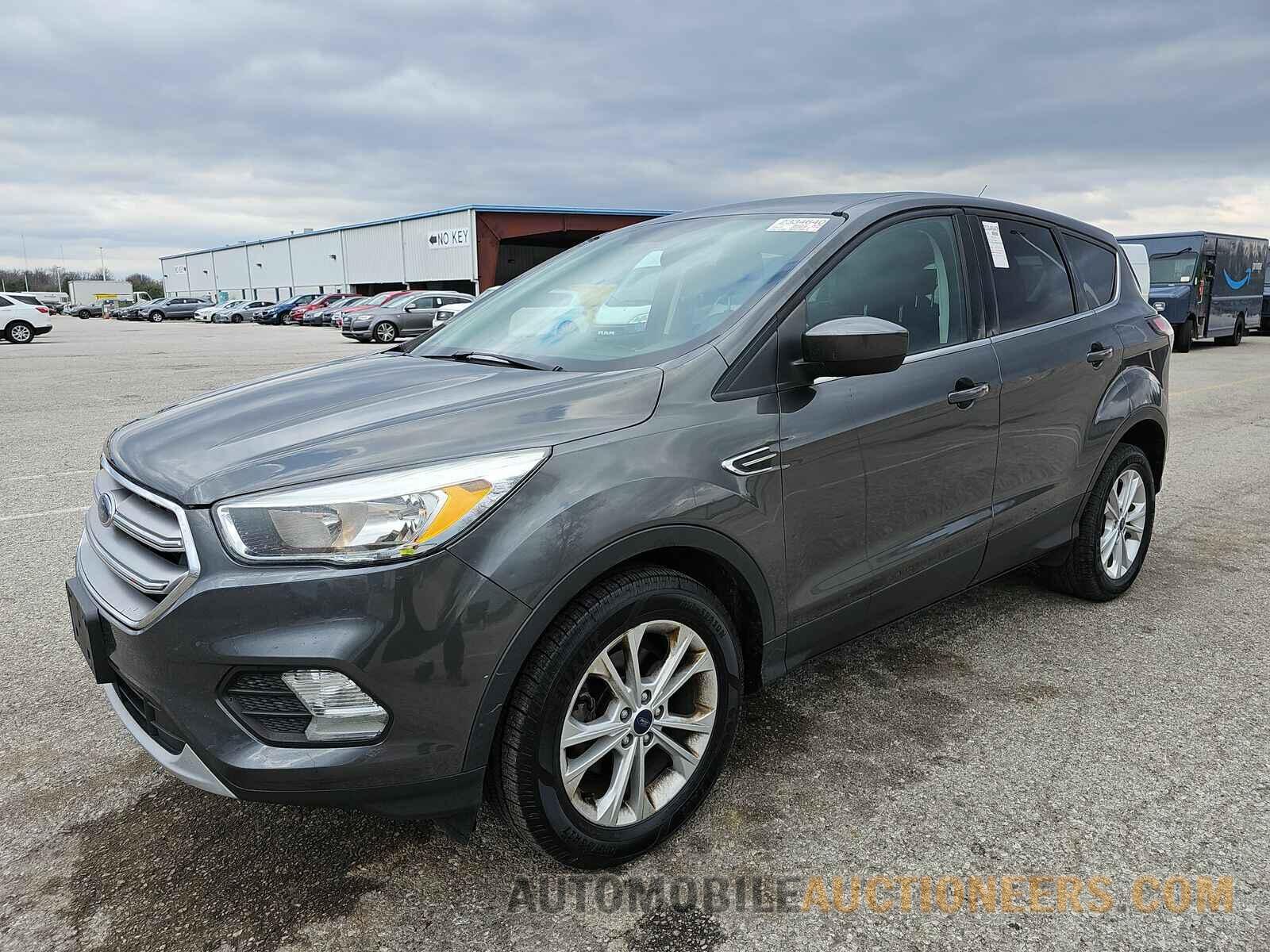 1FMCU0GDXHUA53234 Ford Escape 2017