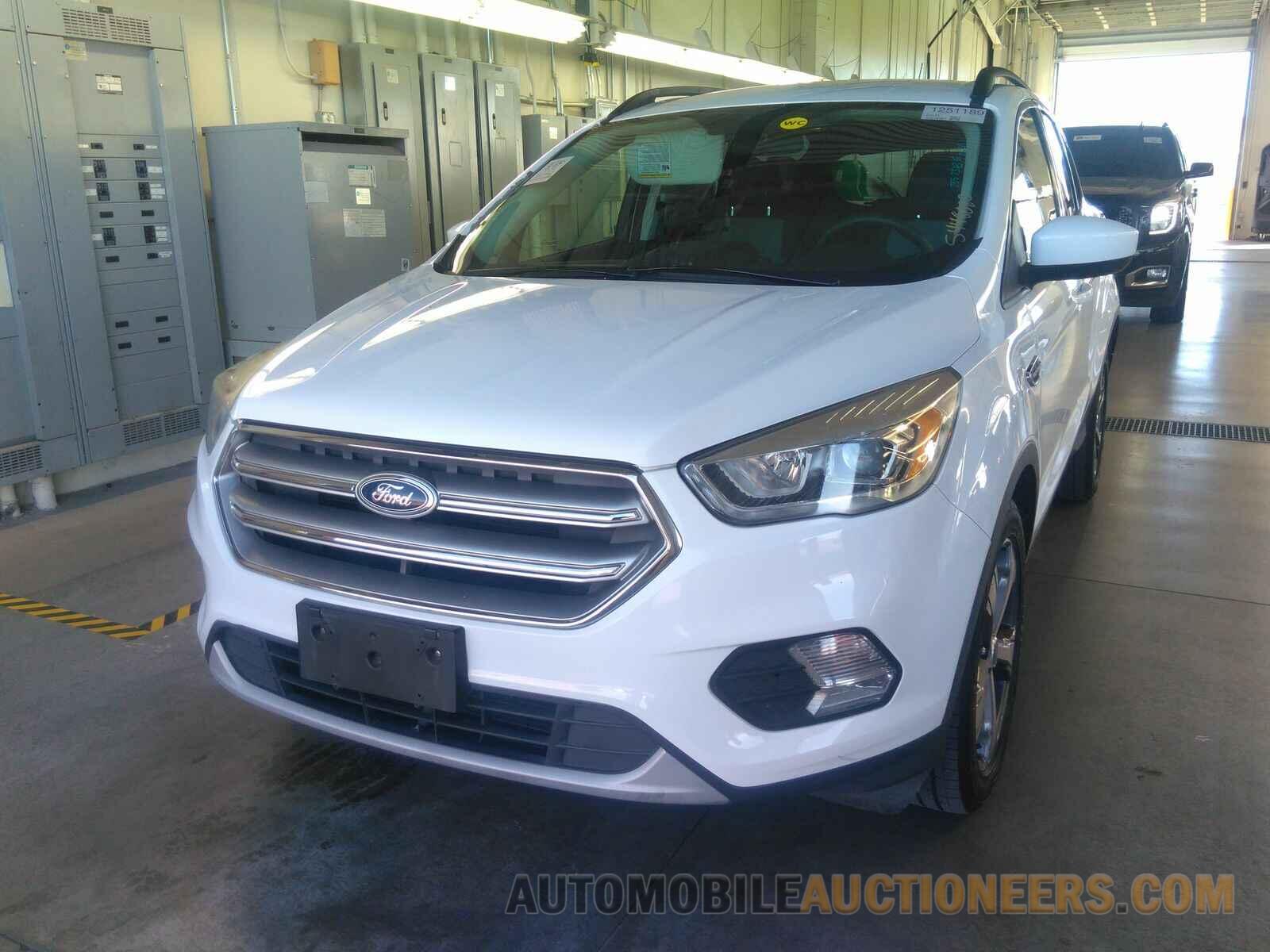 1FMCU0GDXHUA61706 Ford Escape 2017