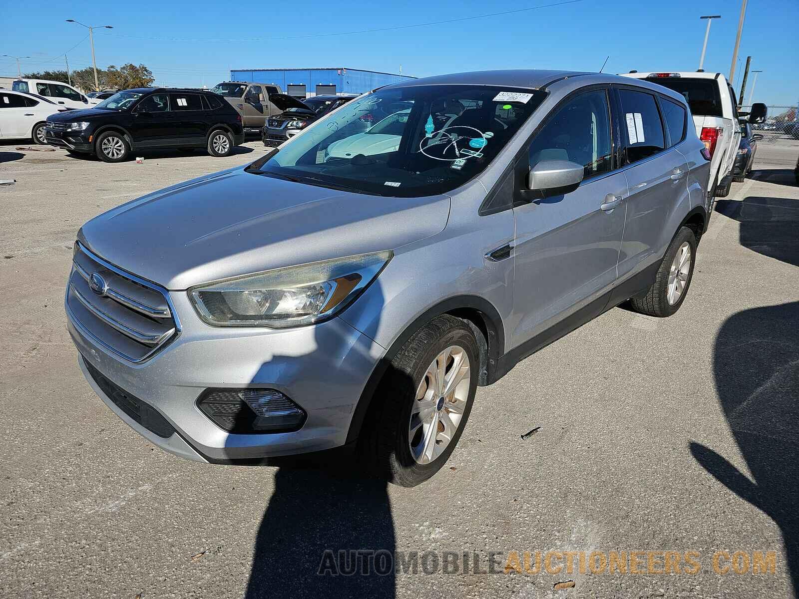 1FMCU0GDXHUA99100 Ford Escape 2017