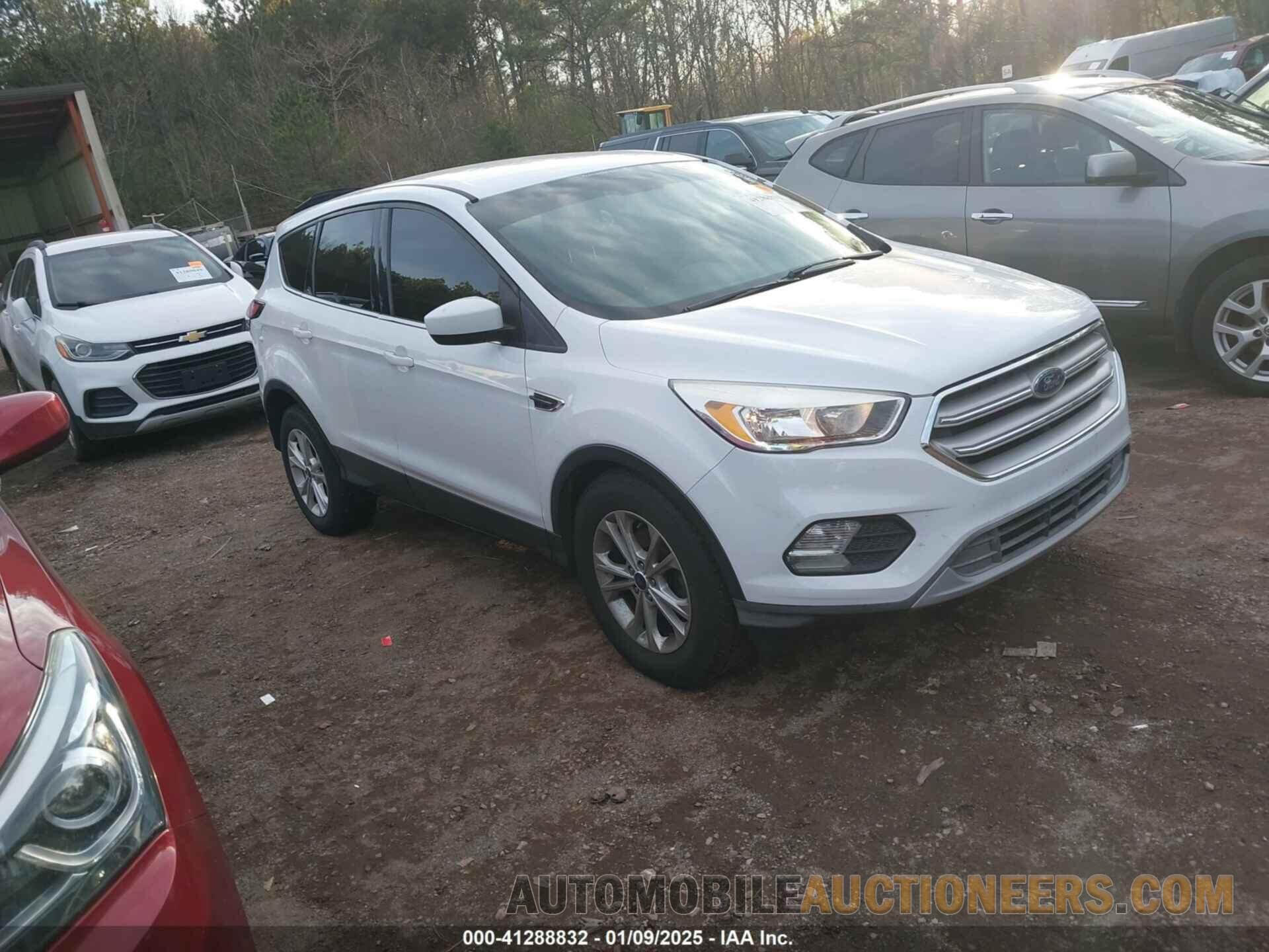 1FMCU0GDXHUC55488 FORD ESCAPE 2017