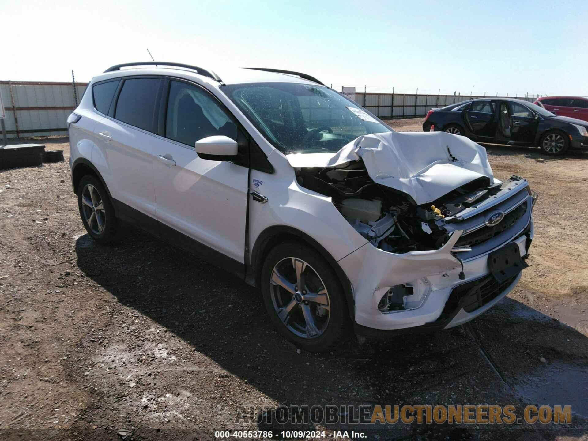 1FMCU0GDXHUC65616 FORD ESCAPE 2017