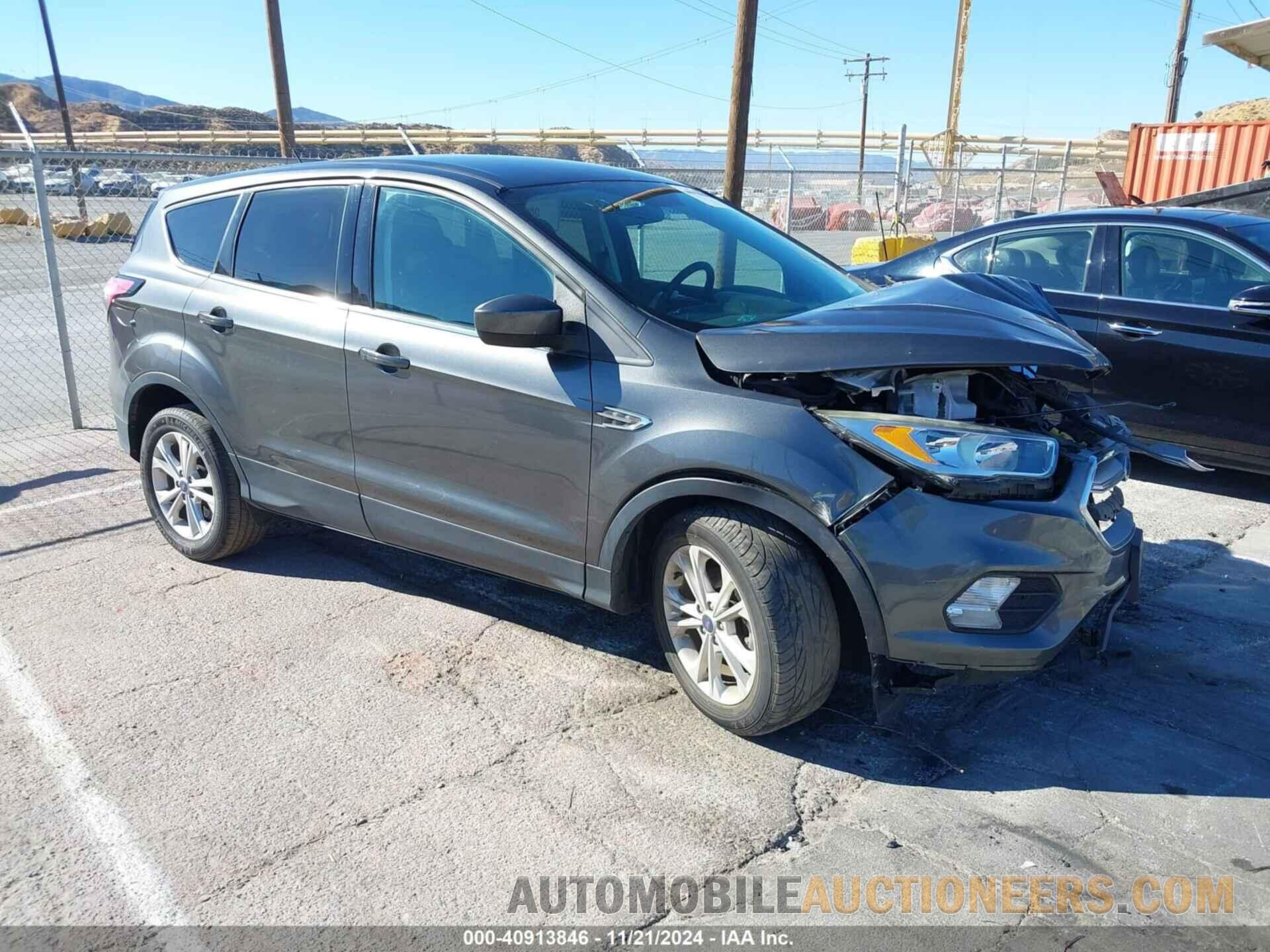 1FMCU0GDXHUC80035 FORD ESCAPE 2017