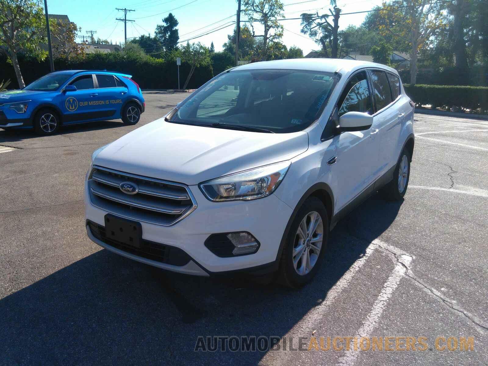 1FMCU0GDXHUD64744 Ford Escape 2017