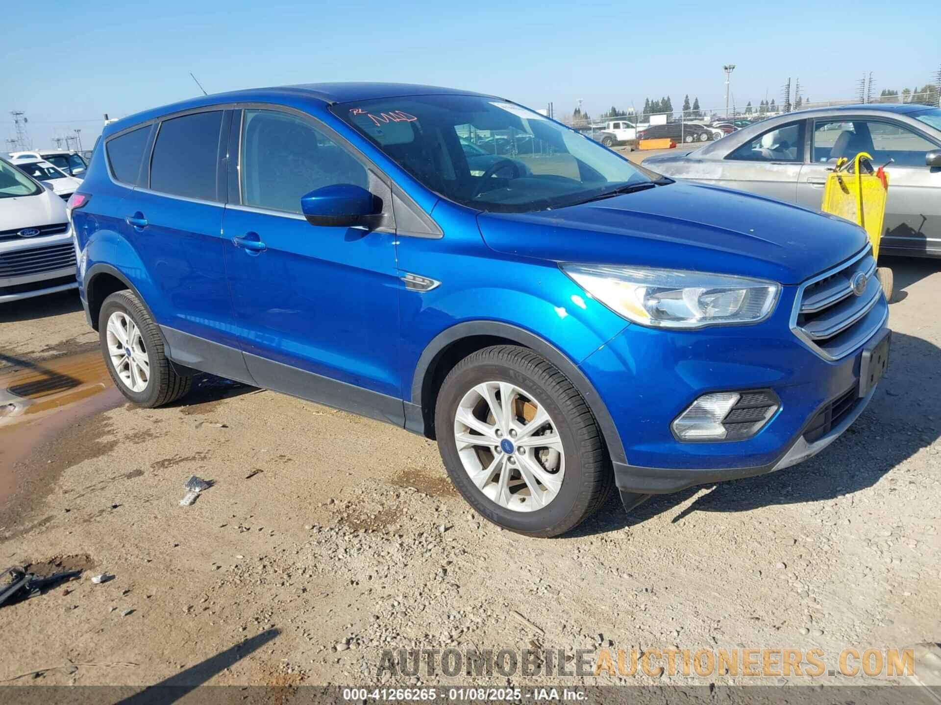 1FMCU0GDXHUF08891 FORD ESCAPE 2017