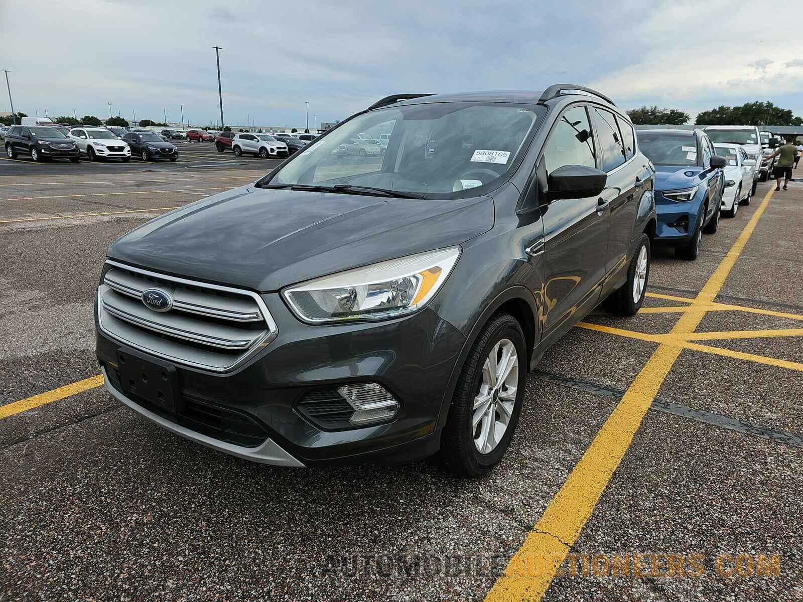 1FMCU0GDXJUA11300 Ford Escape 2018