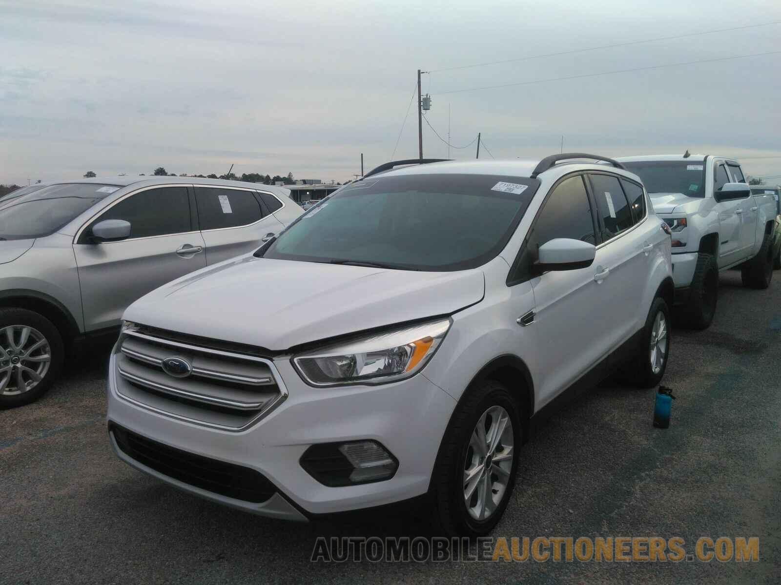 1FMCU0GDXJUA75952 Ford Escape 2018