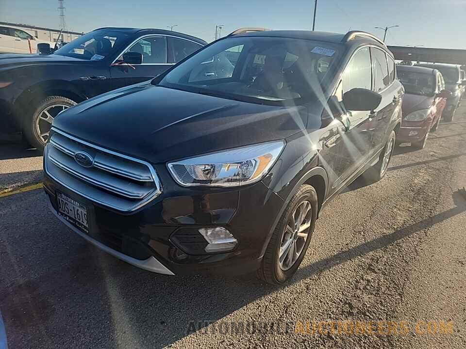 1FMCU0GDXJUC67825 Ford Escape 2018