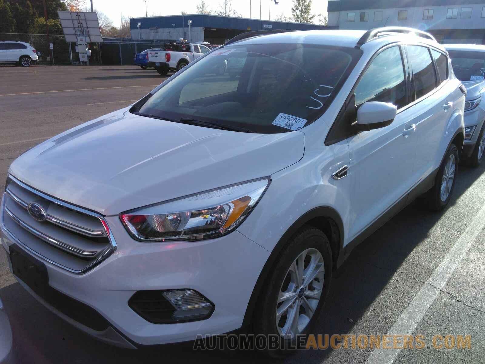 1FMCU0GDXJUD22838 Ford Escape 2018