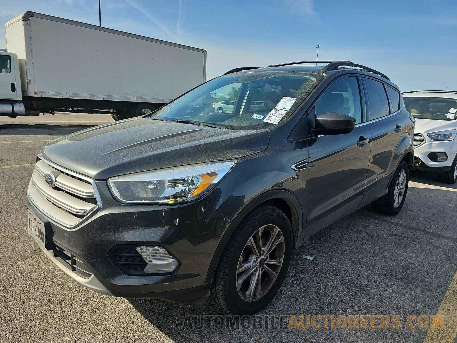 1FMCU0GDXJUD38957 Ford Escape 2018