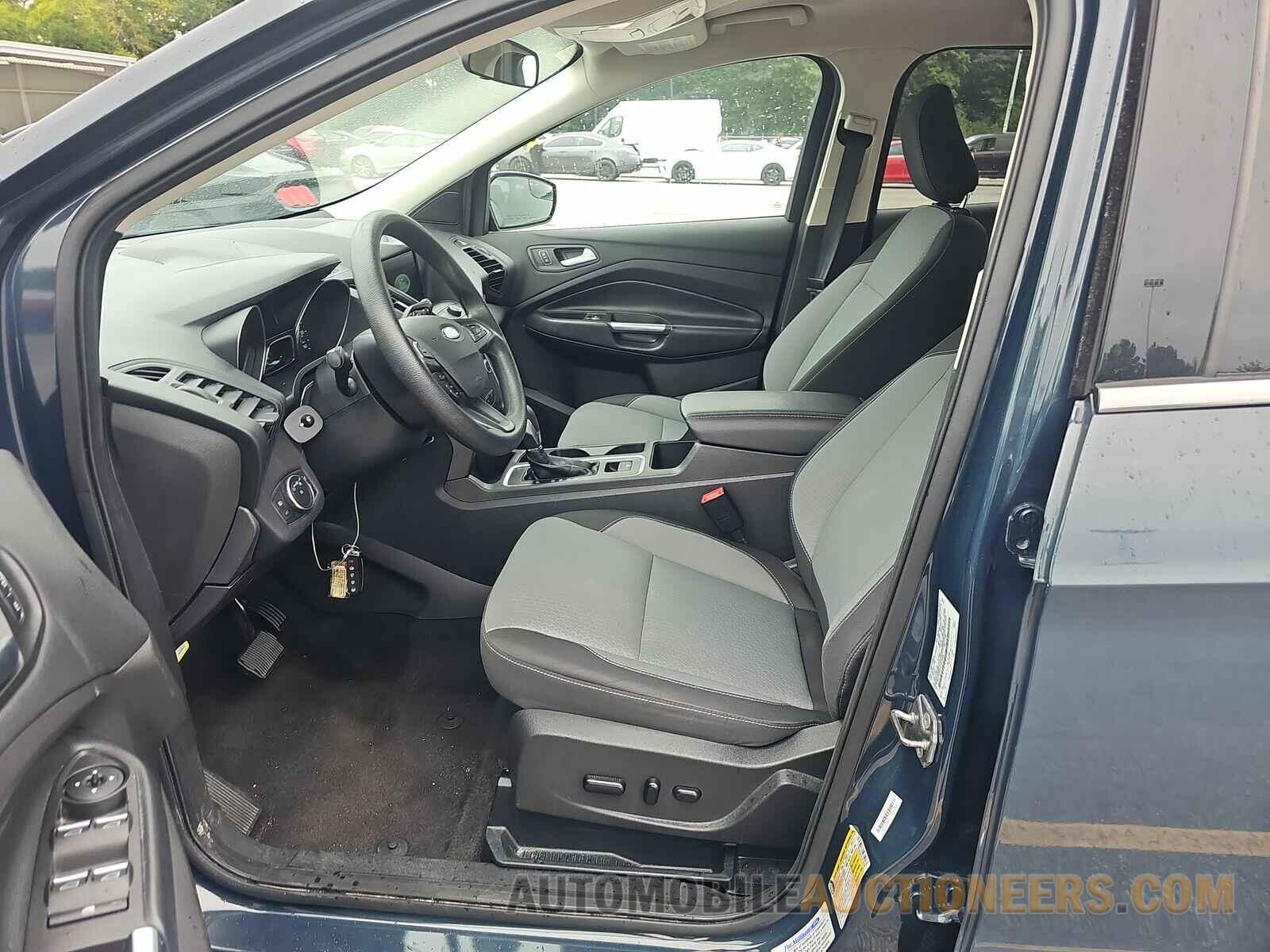 1FMCU0GDXKUA15980 Ford Escape 2019