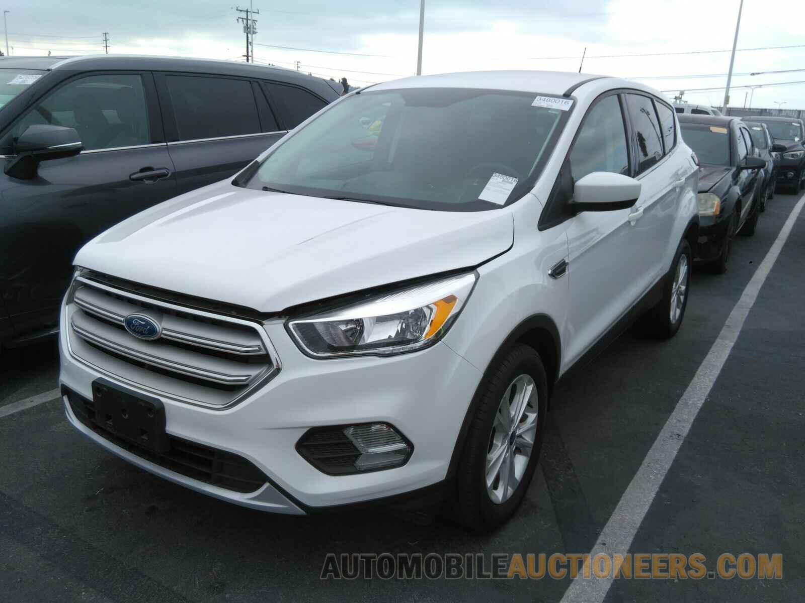 1FMCU0GDXKUB32247 Ford Escape 2019