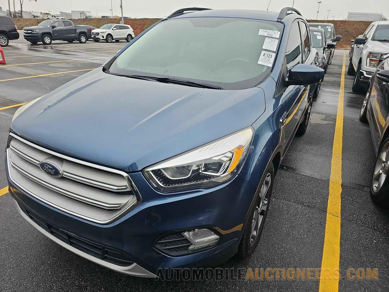 1FMCU0HD0JUC01752 Ford Escape 2018