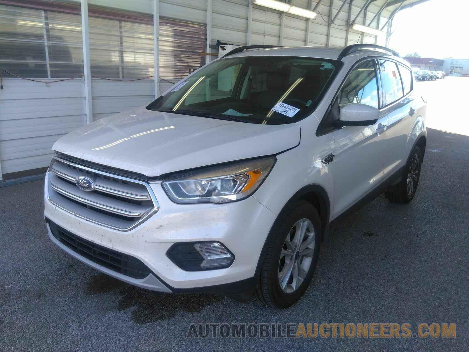 1FMCU0HD3JUB82209 Ford Escape 2018