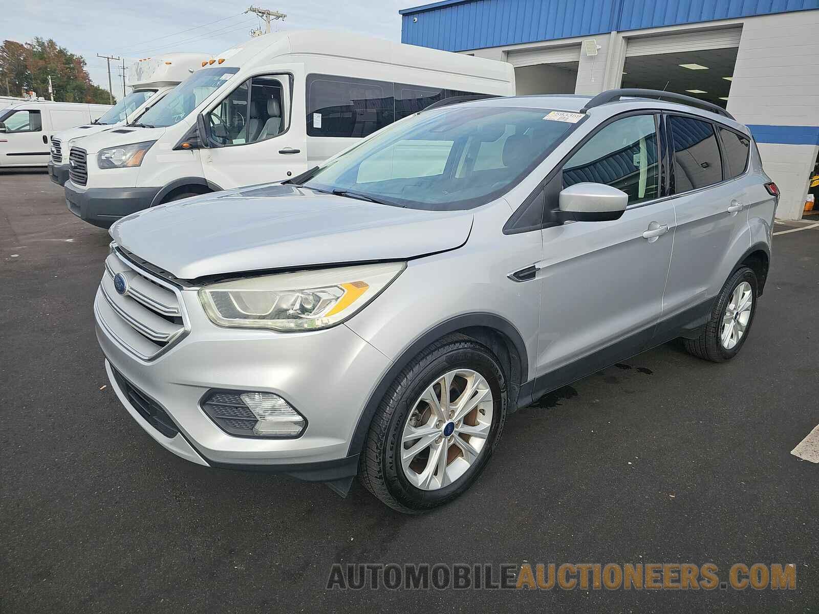 1FMCU0HD9JUC20560 Ford Escape 2018