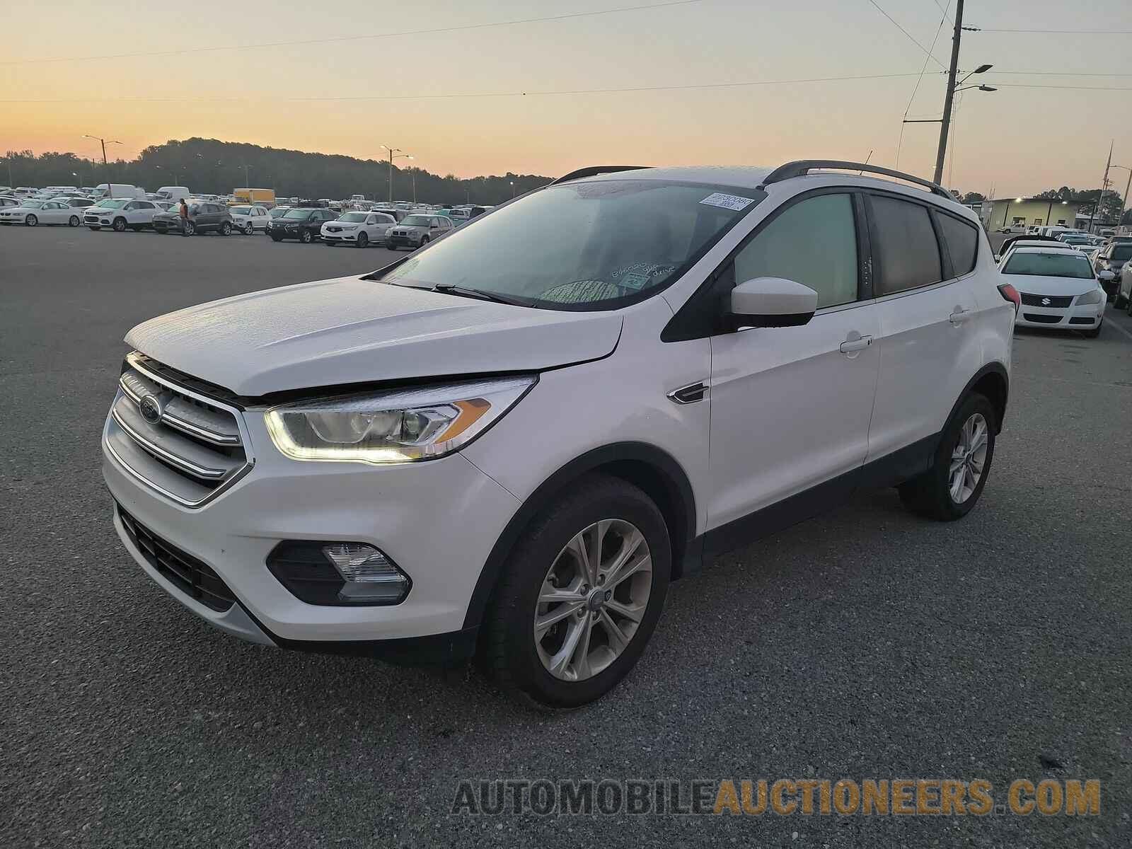 1FMCU0HDXKUB46020 Ford Escape 2019