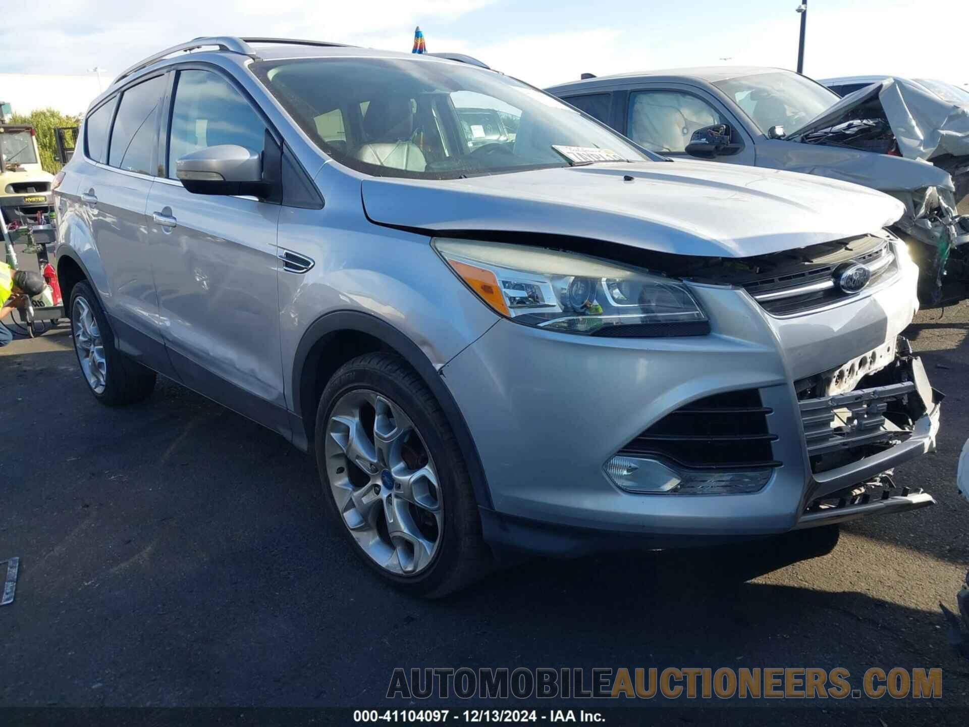 1FMCU0J90DUC24622 FORD ESCAPE 2013