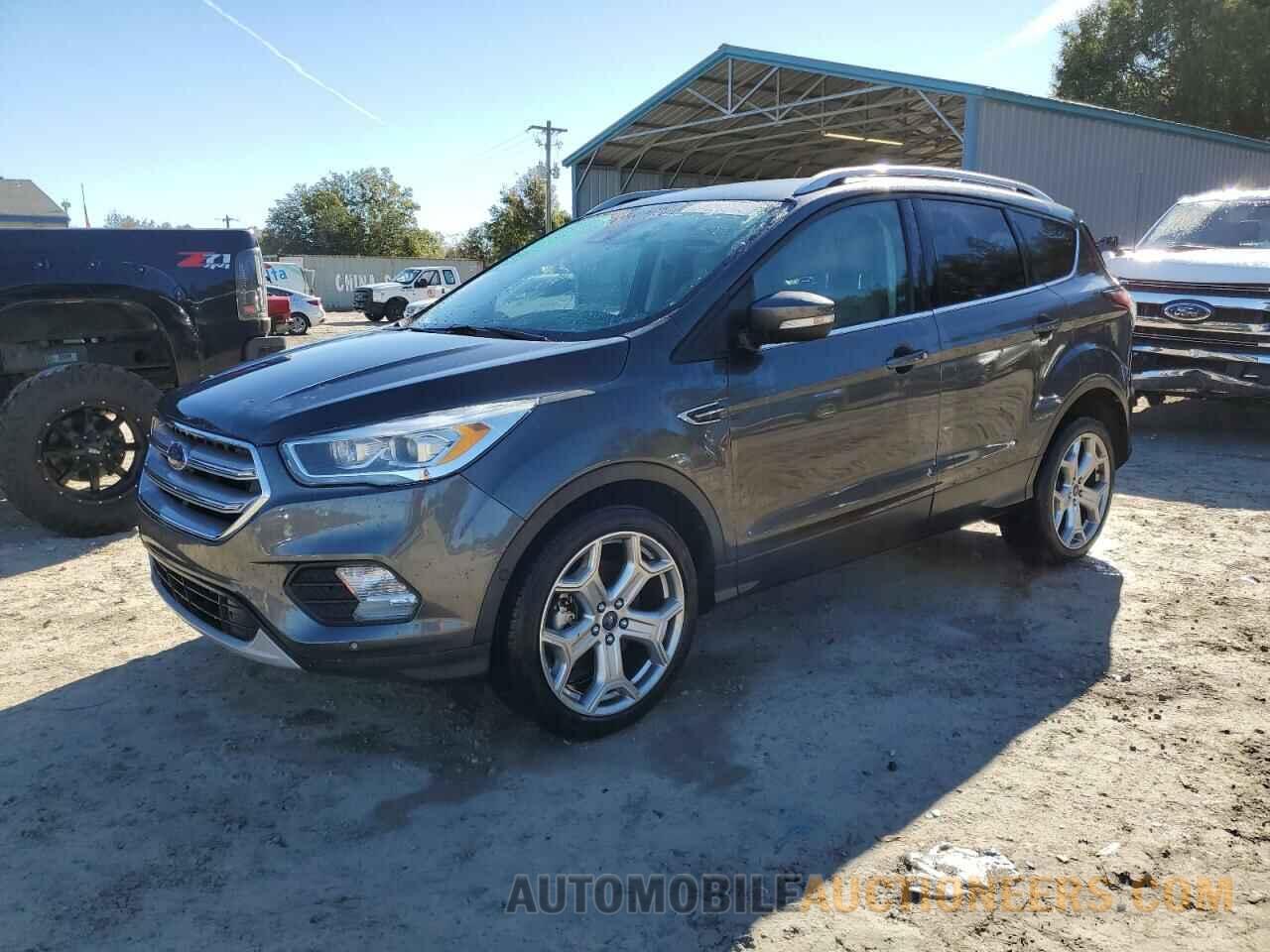 1FMCU0J90HUE30643 FORD ESCAPE 2017