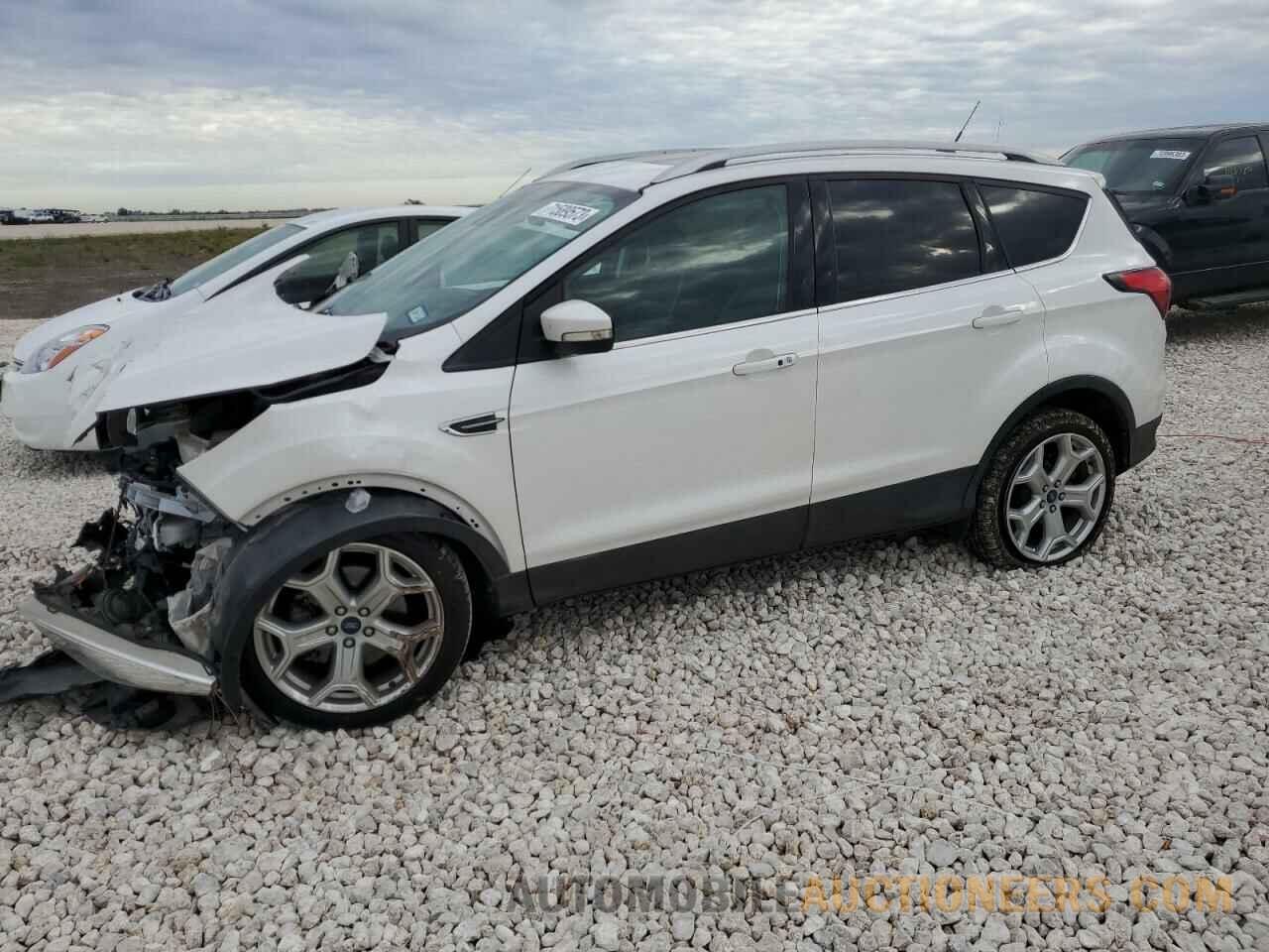 1FMCU0J90KUA25549 FORD ESCAPE 2019