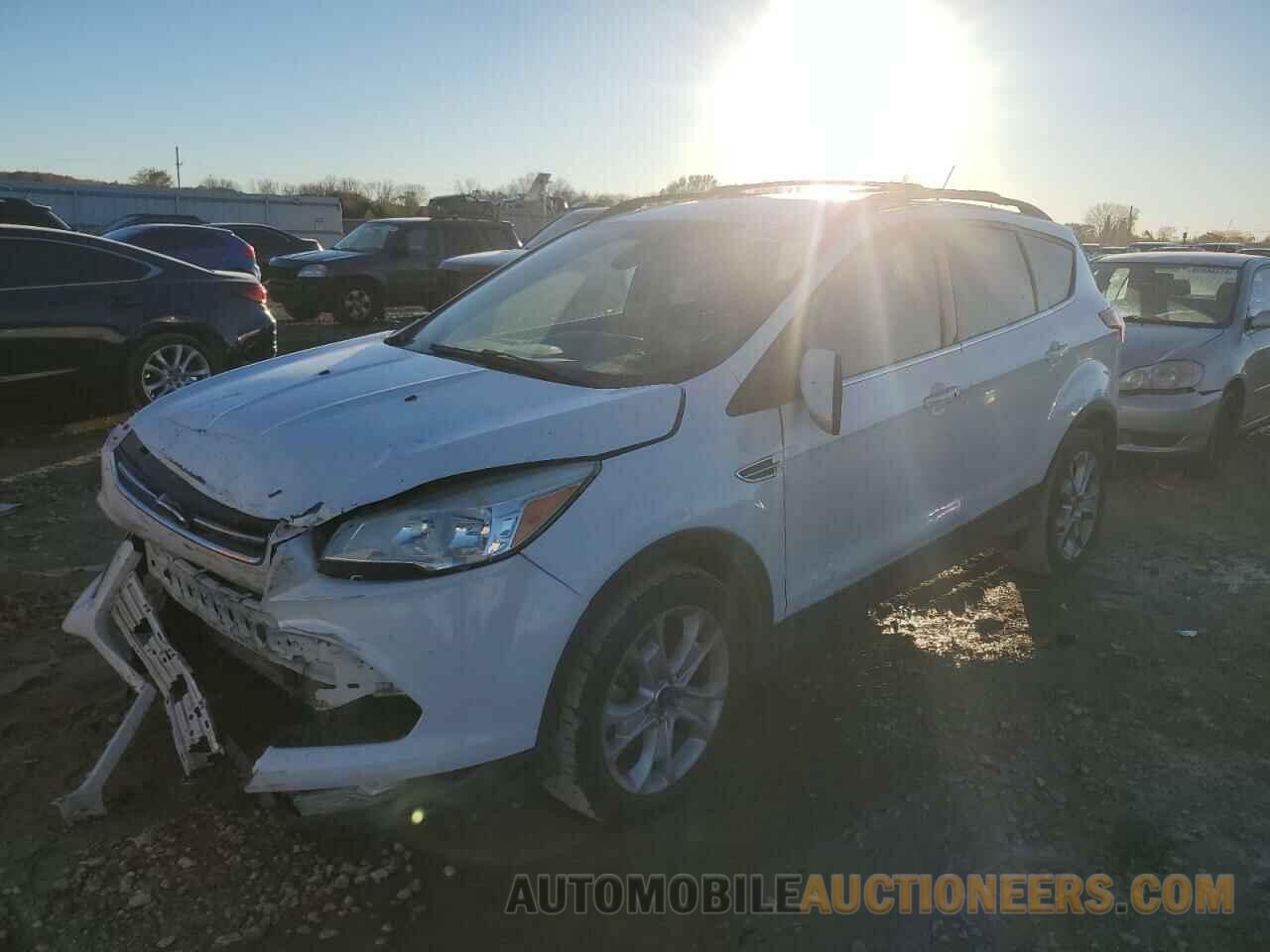 1FMCU0J91FUB48704 FORD ESCAPE 2015