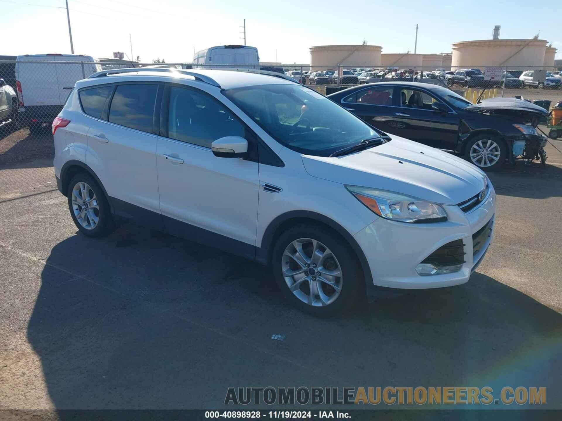 1FMCU0J91GUC12306 FORD ESCAPE 2016