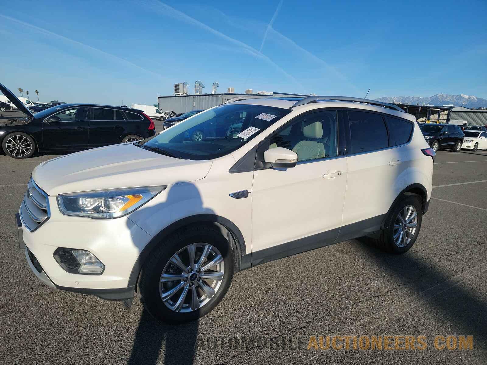 1FMCU0J91JUC09512 Ford Escape 2018