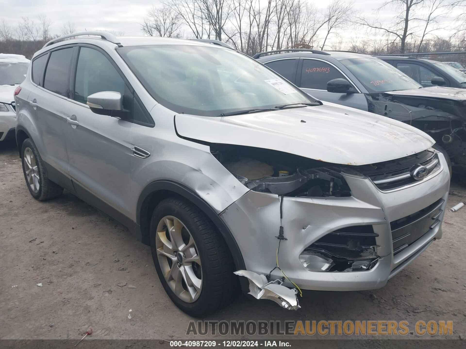 1FMCU0J93FUA66585 FORD ESCAPE 2015