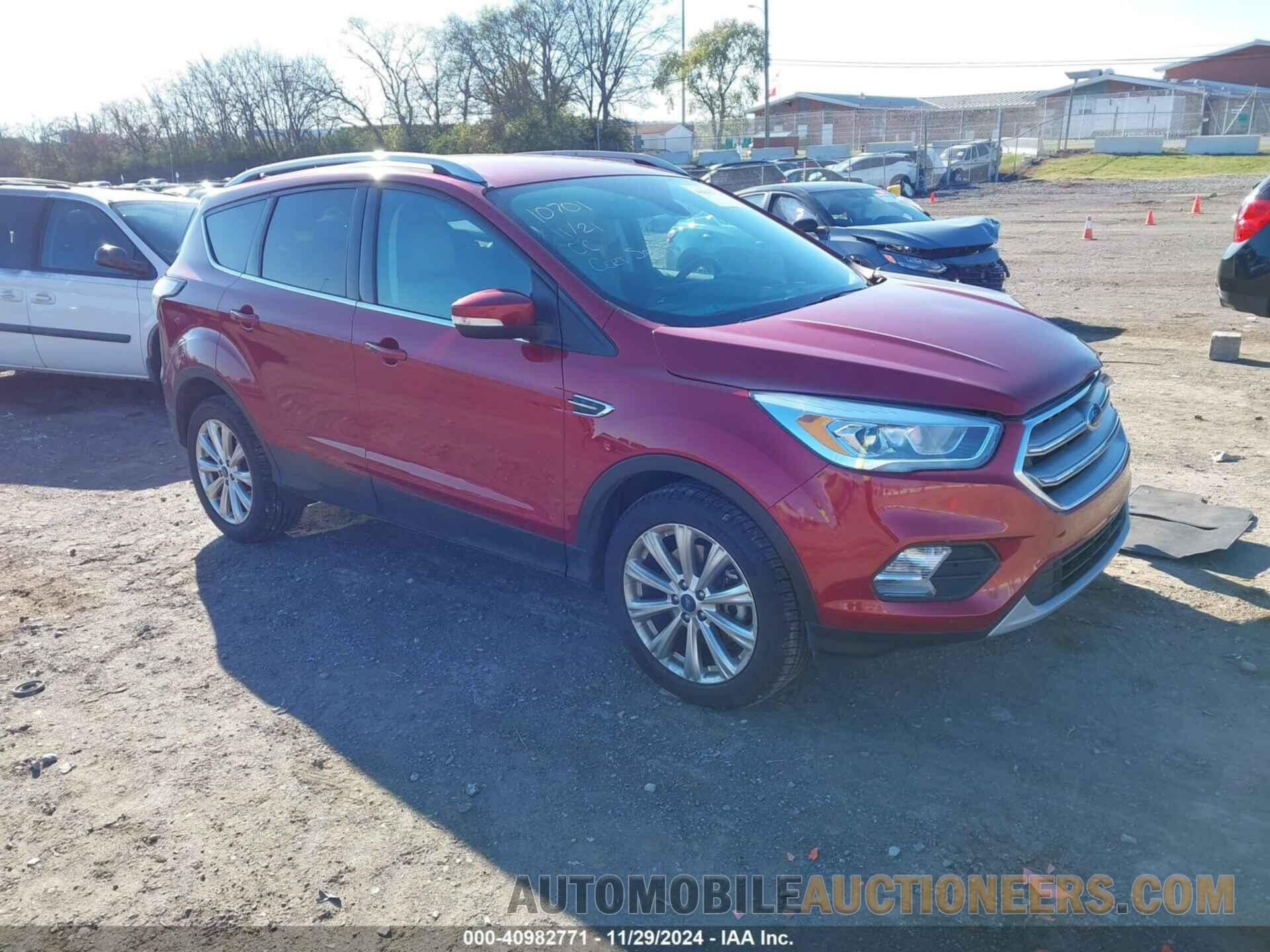 1FMCU0J93HUD48924 FORD ESCAPE 2017